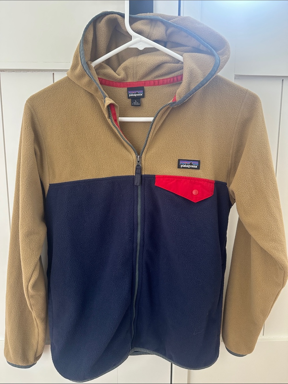 Patagonia Micro D Snap Fleece Jacket - Tan & Navy with Red Accent Youth L 12